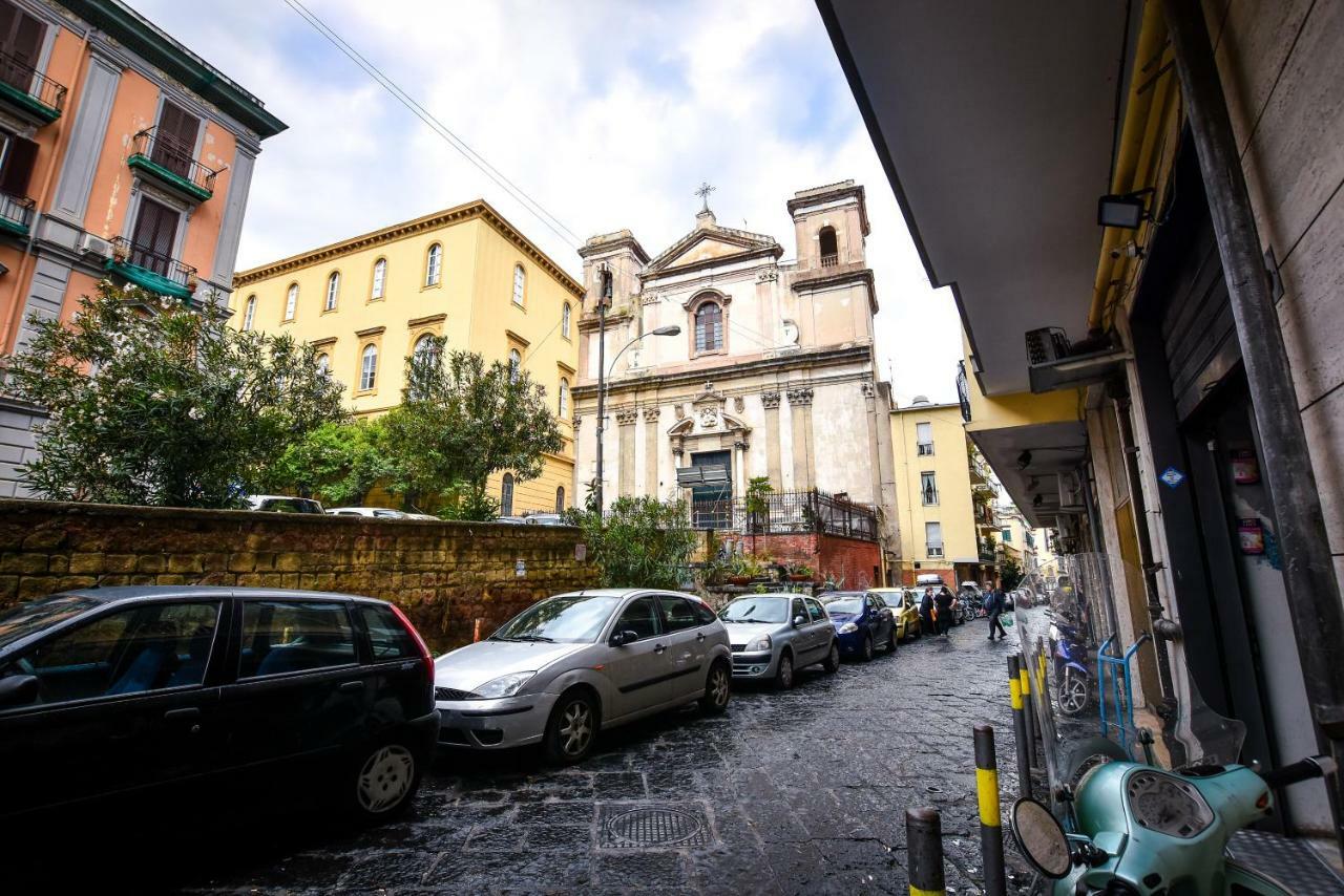 B&B La Casa di Sassa Napoli Bagian luar foto