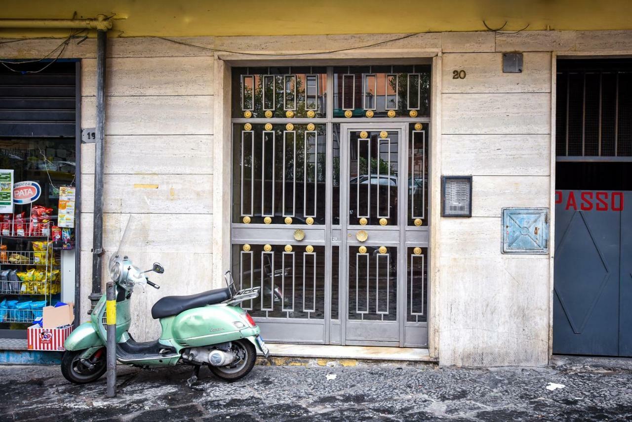 B&B La Casa di Sassa Napoli Bagian luar foto